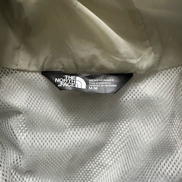 The North Face Raincoat M - Picture 3 of 3